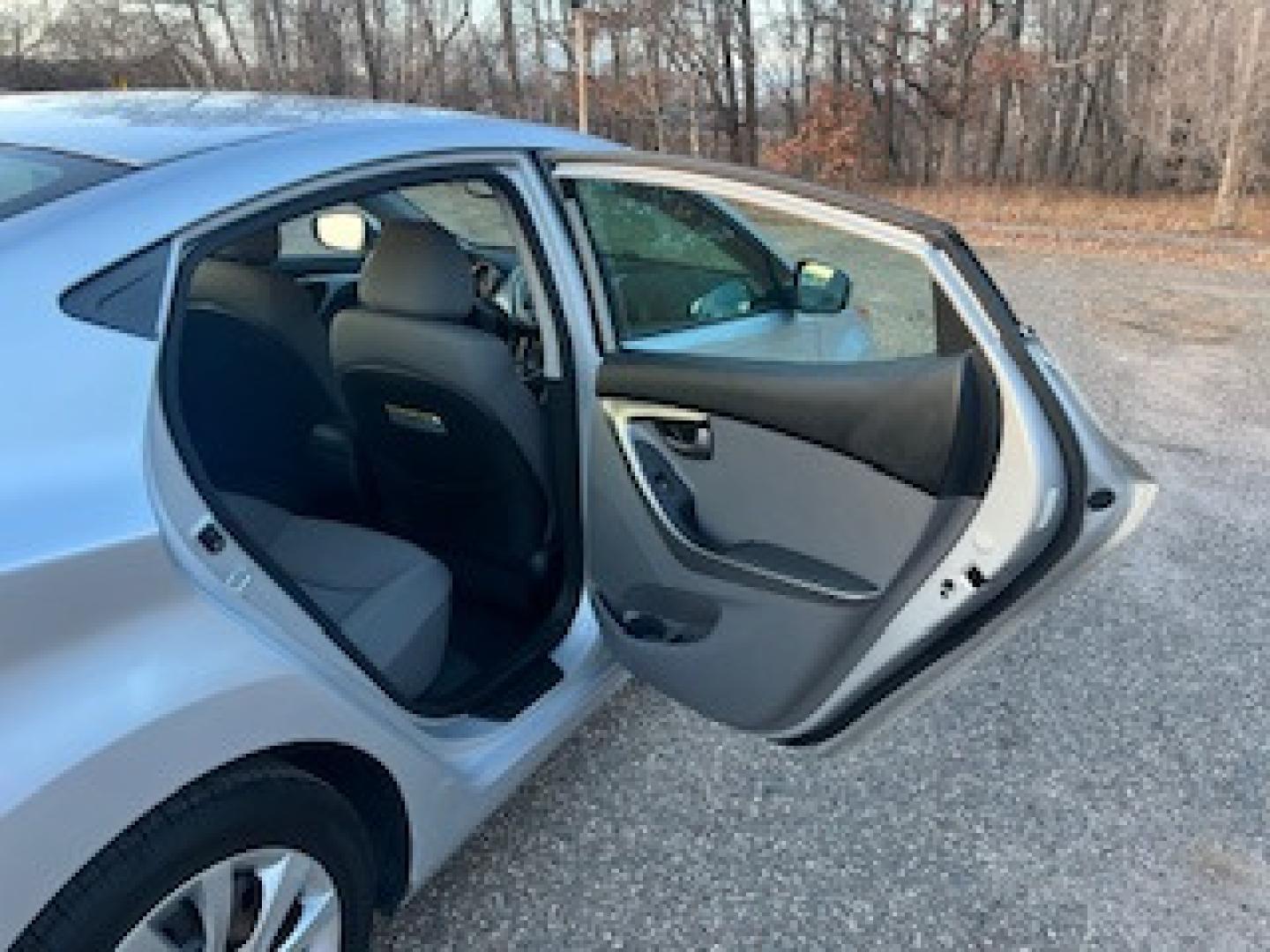 2013 Hyundai Elantra GLS A/T (KMHDH4AE7DU) with an 1.8L L4 DOHC 16V engine, 6-Speed Automatic transmission, located at 17255 hwy 65 NE, Ham Lake, MN, 55304, 0.000000, 0.000000 - Photo#12